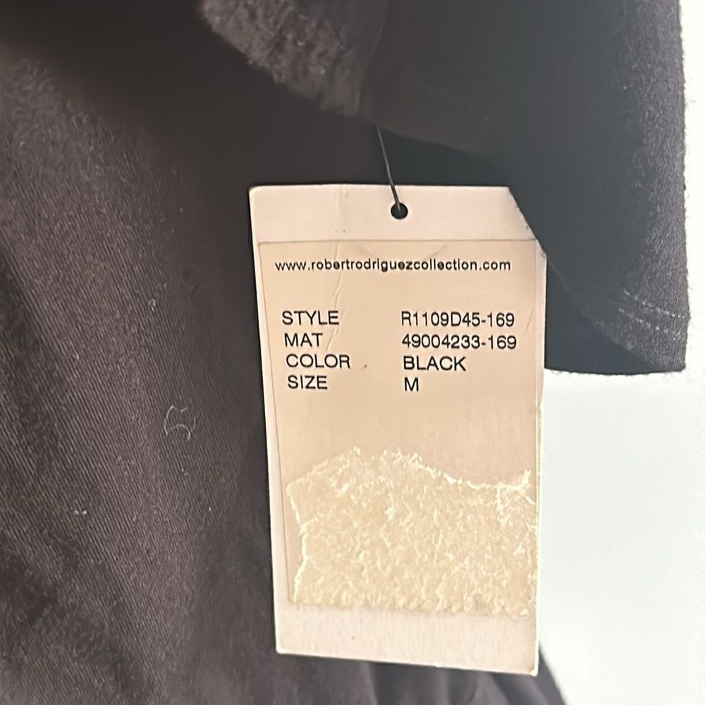 đ„Robertâ
RodriguezâDress! - Picture 9 of 12